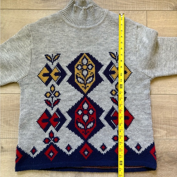 Vintage Gray and Red Nordic Geometric Pattern Wool Sweater - Picture 6 of 8